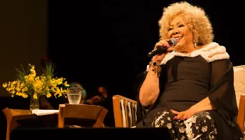 Alcione se apresenta em Maringá com turnê comemorativa de 50 anos de carreira 