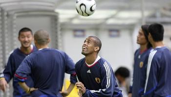 O maringaense Alex Santos jogador do Nagoya visita Maringá 