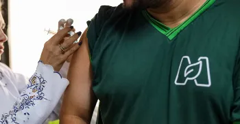 Vacinação contra a gripe para grupos prioritários continua nas UBSs de Maringá 