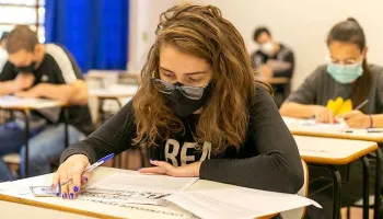 Primeiro dia de Vestibular UEM tem ausência de 47% dos inscritos 