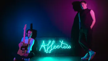 Espetáculo interativo “Affectus” estreia em Maringá com reflexões sobre relações homoafetivas 