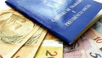 Paranaenses devem utilizar 13° para quitar dívidas e assegurar reserva financeira Paranaenses devem utilizar 13° para quitar dívidas e assegurar reserva financeira