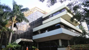 Confira o que abre e fecha em Maringá nos feriados da Paixão de Cristo e Tiradentes Confira o que abre e fecha em Maringá nos feriados da Paixão de Cristo e Tiradentes
