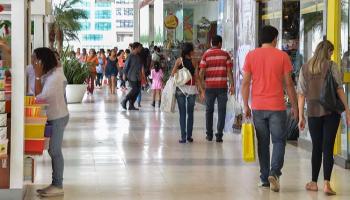 Intenção de consumo das famílias atinge o menor nível da história, indica CNC Intenção de consumo das famílias atinge o menor nível da história, indica CNC