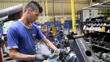 Paraná é o maior gerador de empregos para jovens entre 18 e 29 anos da região Sul, aponta Caged 