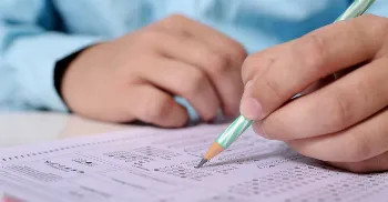 Prefeitura na região de Londrina abre concurso com salários de até R$ 8,7 mil 