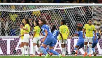 França vence Brasil por 2 a 1 e assume liderança do grupo F na Copa do Mundo Feminina de Futebol 