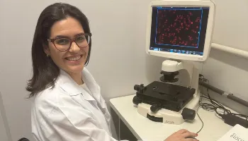 Pesquisadores da UEM estudam uso de composto da própolis para tratamento de câncer de mama 