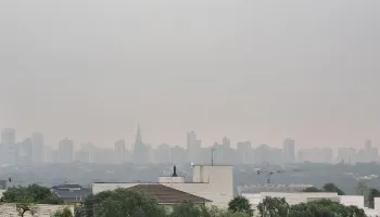 Entenda as causas do céu encoberto por fumaça em Maringá Entenda as causas do céu encoberto por fumaça em Maringá
