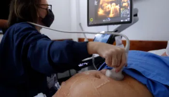 Gravidez na adolescência diminui quase 30% no Paraná entre 2019 e 2023 
