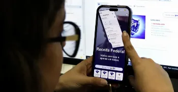 Receita Federal paga terceiro lote de restituição do IR 2026; veja quem recebe 