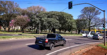 Rotatória da PR-317 com a Avenida Paranavaí recebe nova programação de semáforos 