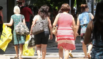 Comércio de Maringá terá horário de funcionamento especial a partir de 12 de dezembro 