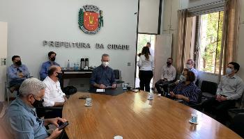 Dirigentes de hospitais maringaenses afirmam que ocupação de leitos está no limite Dirigentes de hospitais maringaenses afirmam que ocupação de leitos está no limite