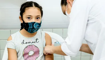 3.ª dose da vacina contra Covid-19 está disponível para crianças de 11 anos 