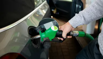 Petrobras anuncia nova redução no preço da gasolina a partir desta sexta-feira (29) Petrobras anuncia nova redução no preço da gasolina a partir desta sexta-feira (29)
