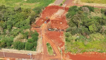 Com investimento de R$ 4,4 milhões, ponte Maringá/Sarandi começa a ser construída Com investimento de R$ 4,4 milhões, ponte Maringá/Sarandi começa a ser construída