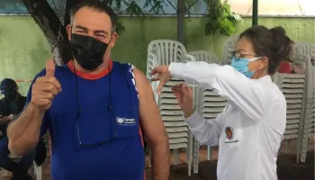 Vacinação contra covid-19 por idade tem início nesta segunda-feira (7) com maringaenses de 59 anos 
