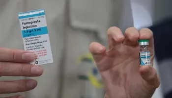 Brasil recebe 2,5 mil doses de antídoto contra metanol; 84 unidades são destinadas ao Paraná 