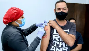 População geral com 36 anos ou mais e grupo prioritário pode se vacinar nesta quinta-feira (8) 