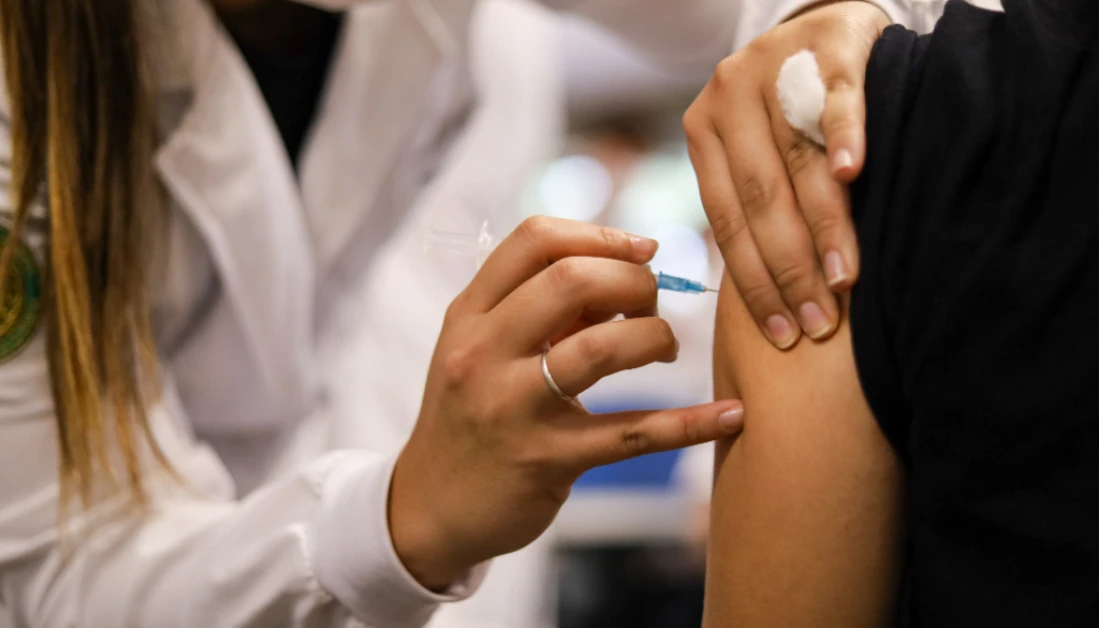 Cobertura vacinal da gripe atinge 51% do público-alvo em Maringá Cobertura vacinal da gripe atinge 51% do público-alvo em Maringá