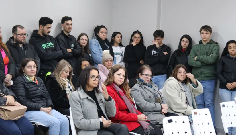 Unioeste presta homenagens a professores, médicos e ex-alunos vítimas de acidente aéreo em Vinhedo