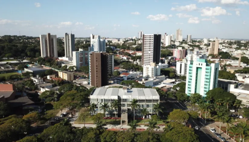 Prefeitura de Umuarama abre concurso público com salários que variam de R$ 1,6 mil a R$ 13 mil