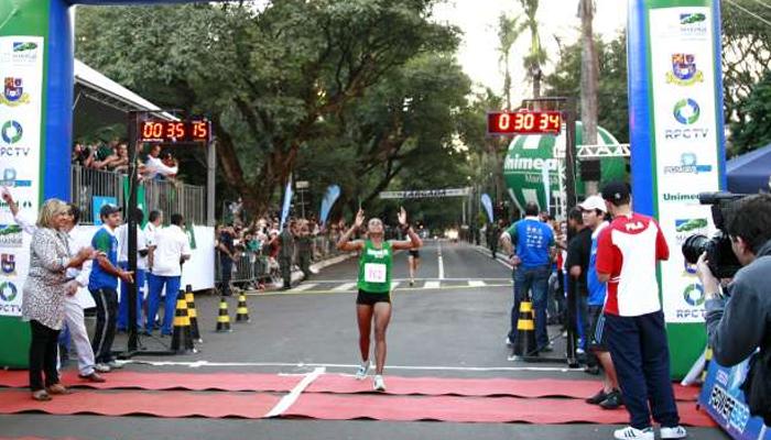 Atleta de Maringá vence no feminino da Prova Rústica Tiradentes