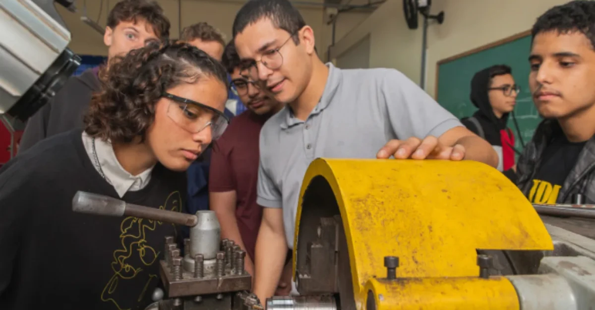 Com 15 opções em Maringá, inscrições para cursos técnicos da rede estadual terminam nesta sexta (3)