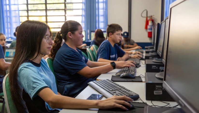 Aprova Paraná Universidades abre nesta quinta (29) as inscrições para os classificados
