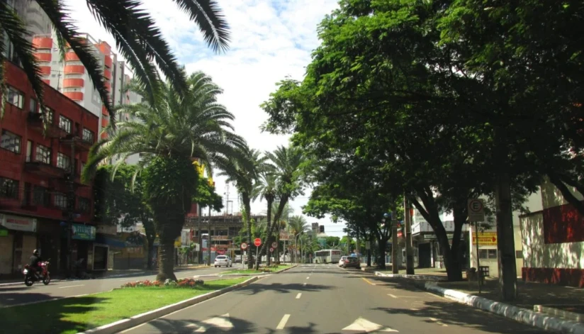 Terceira faixa na Avenida Duque de Caxias é implantada nesta quarta (22) Terceira faixa na Avenida Duque de Caxias é implantada nesta quarta (22)