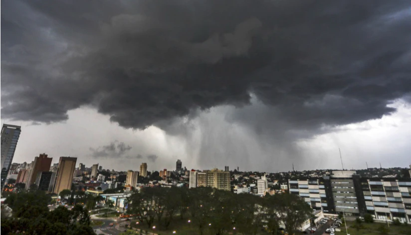 Paraná recebe alerta amarelo de tempestade