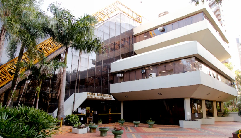 Saiba o que abre e fecha em Maringá nesta sexta (3), feriado da Paixão de Cristo