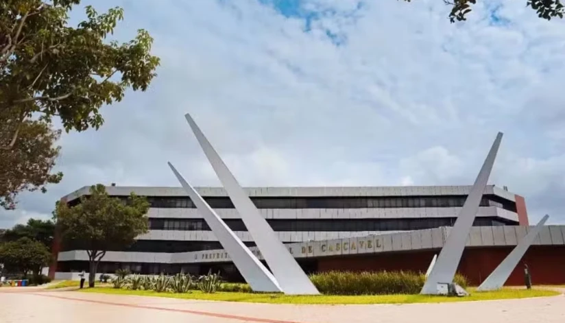Prefeitura de Cascavel abre 50 vagas para professores temporários; salários chegam a R$ 3,5 mil