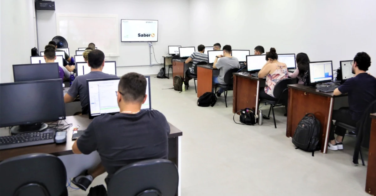 Cursos gratuitos de tecnologia estão com inscrições abertas em Maringá; saiba como participar