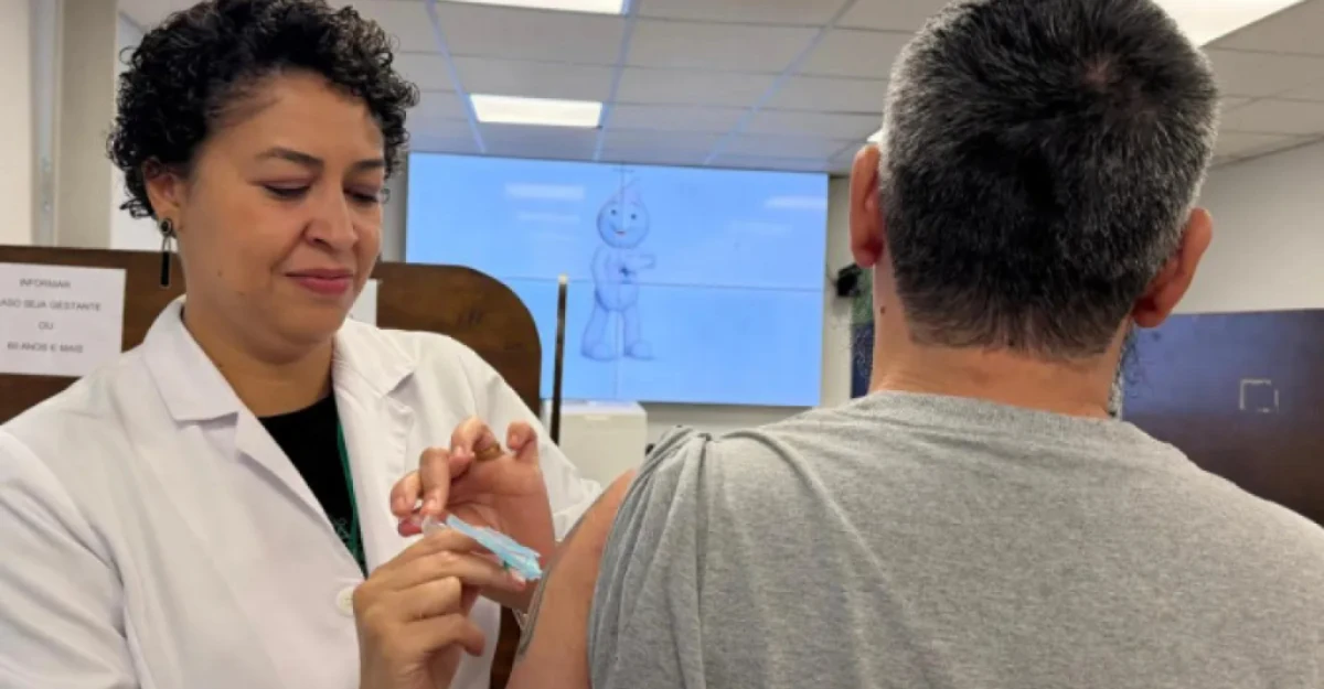 Mais de 1,5 milhão de doses da vacina contra gripe já foram aplicadas no Paraná