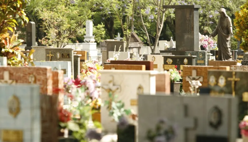 Cemitério Municipal de Maringá suspende as vendas de sepulturas; entenda