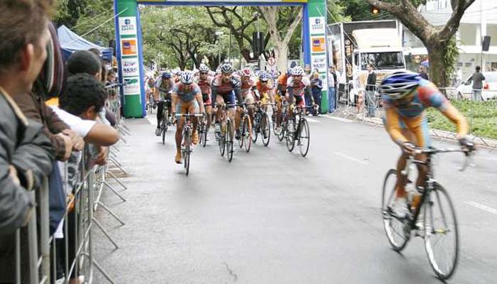 Melhores ciclistas do Brasil disputam Copa Cidade Canção no domingo (25).