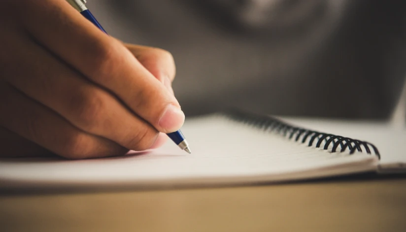 Confira os concursos e PSSs com inscrições abertas no Paraná; salários chegam a R$ 16 mil