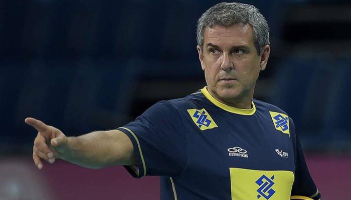 Zé Roberto, técnico da seleção de vôlei, faz palestra em Maringá Zé Roberto, técnico da seleção de vôlei, faz palestra em Maringá