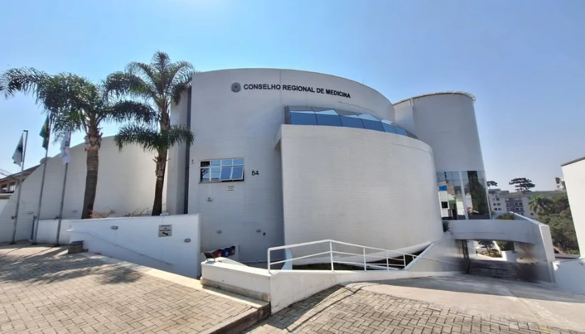 Conselho Regional de Medicina do Paraná abre concurso com salários de até R$ 19,6 mil Conselho Regional de Medicina do Paraná abre concurso com salários de até R$ 19,6 mil
