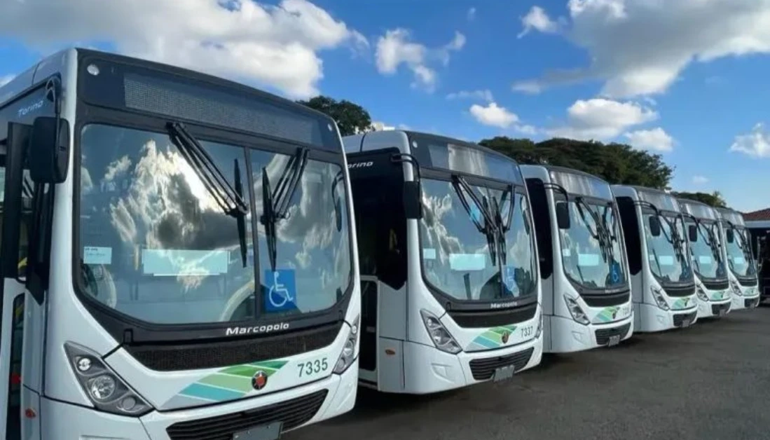 Greve dos motoristas do transporte coletivo de Maringá é suspensa temporariamente Greve dos motoristas do transporte coletivo de Maringá é suspensa temporariamente