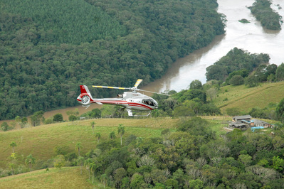 Paraná envia helicóptero para ajudar vítimas das chuvas no Rio de Janeiro