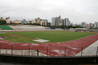 Secretário Estadual para Assuntos da Copa 2014 elogia estrutura esportiva de Maringá