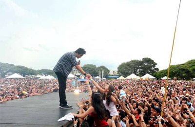 Show beneficente arrecada mais de 20 toneladas de alimentos