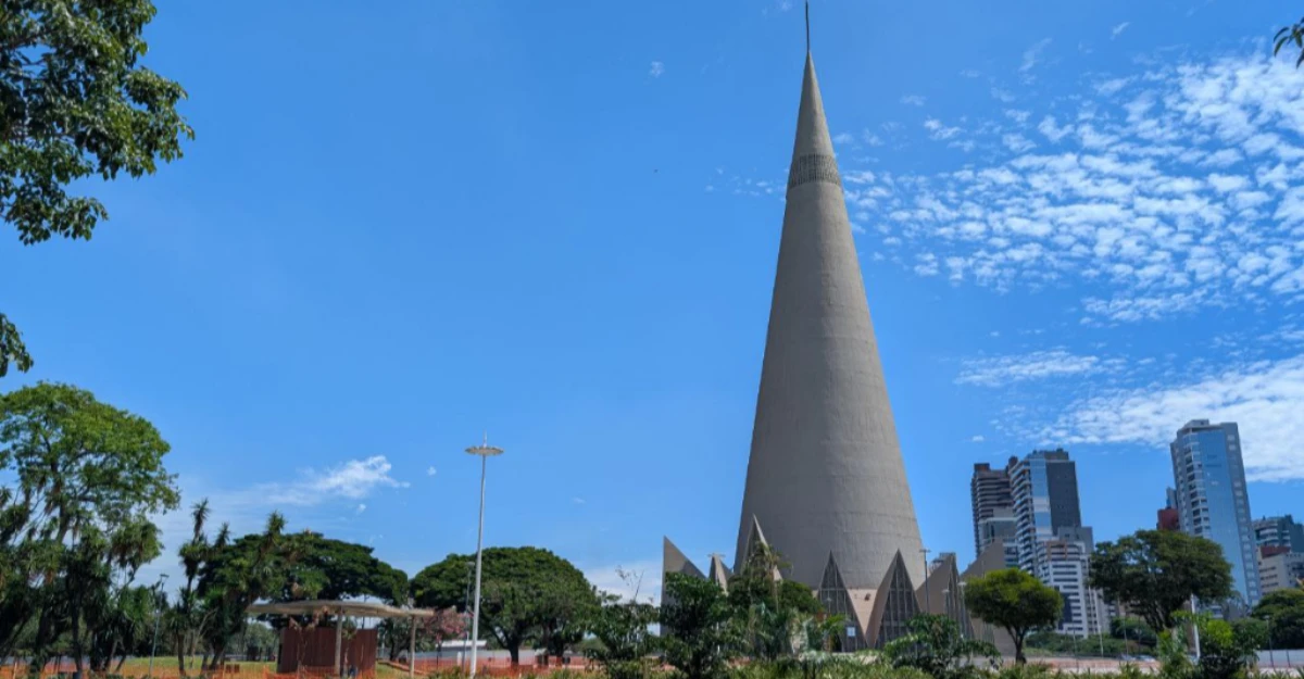 Bancos, comércios, parques e mais: saiba o que abre e fecha no feriado de Tiradentes em Maringá