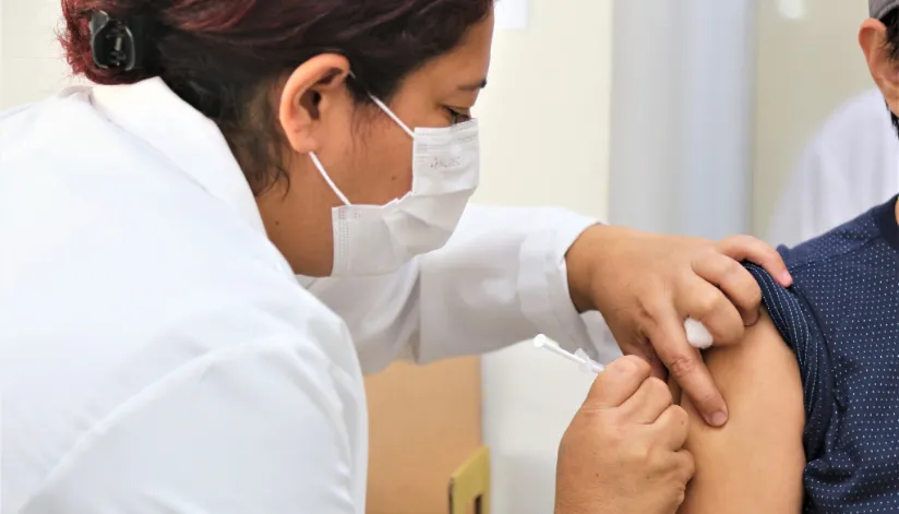 Horário ampliado de vacinação continua em três UBSs de Maringá