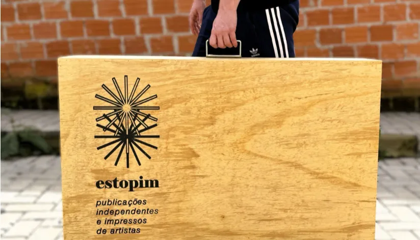 Plataforma Estopim chega a Maringá e Londrina com exposição itinerante em mala Plataforma Estopim chega a Maringá e Londrina com exposição itinerante em mala
