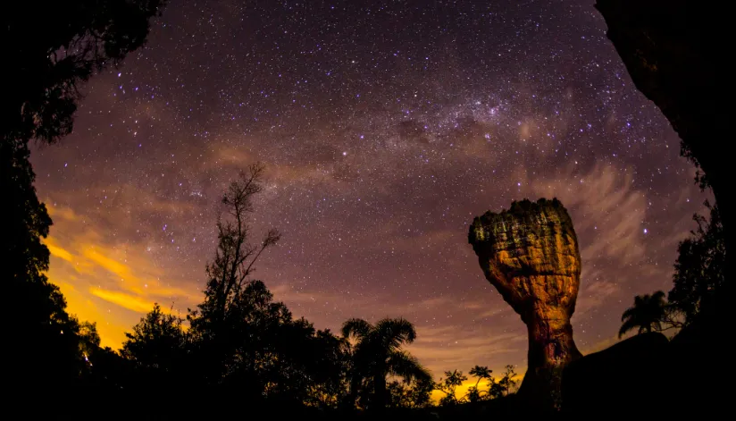 Parque Vila Velha, em parceria com a Nasa, promove observação da Lua