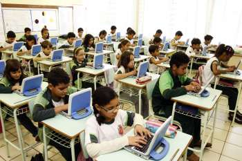Maringá recebe 100 computadores para projetos educacionais